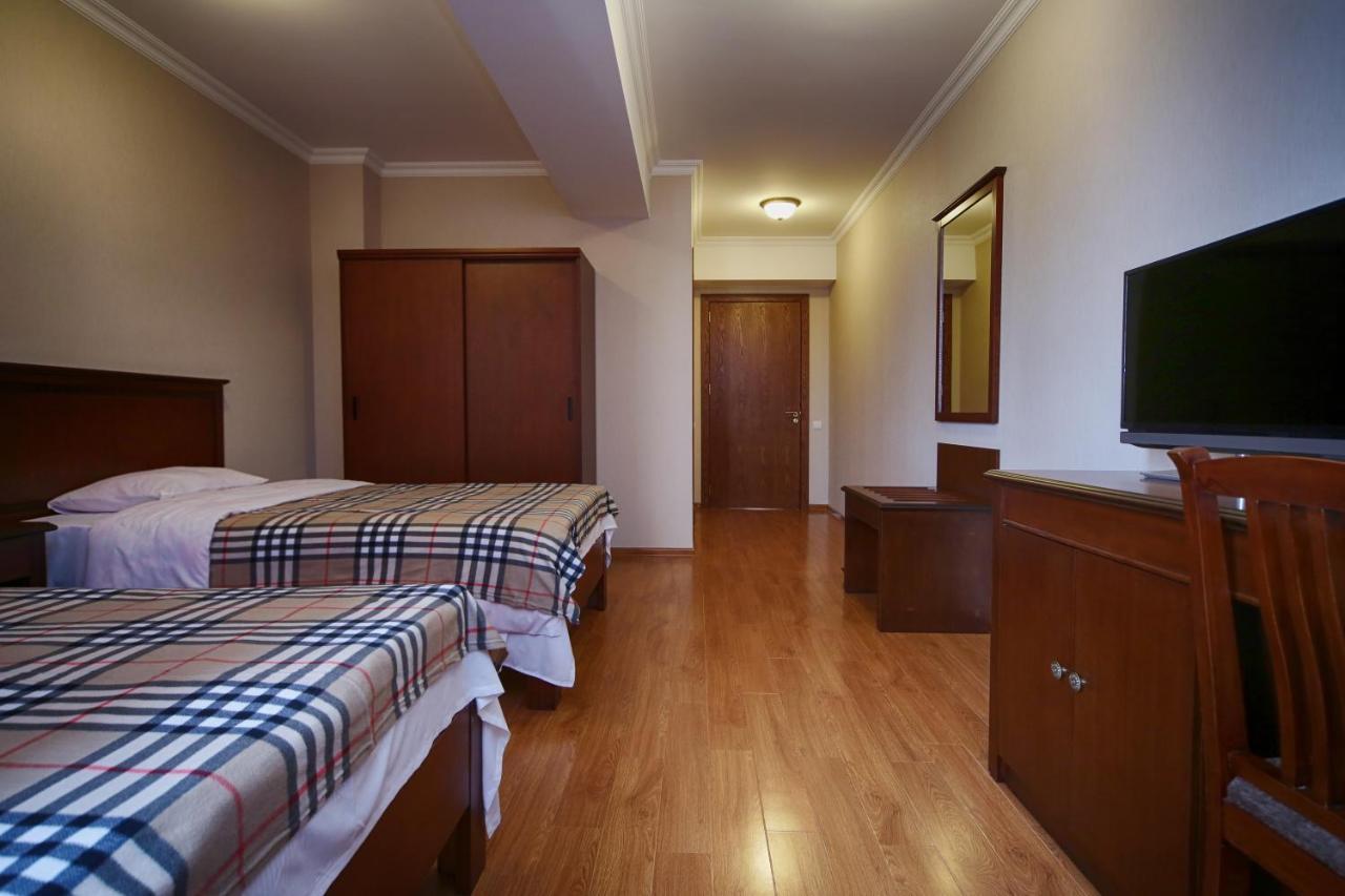Hotel Bagrati 1003 à Koutaïssi Extérieur photo