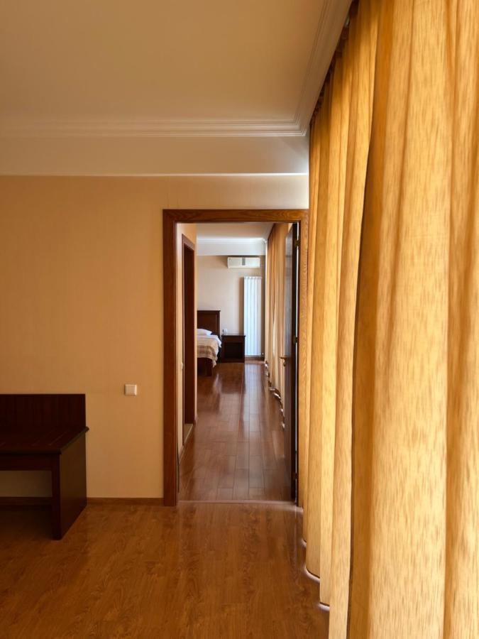 Hotel Bagrati 1003 à Koutaïssi Extérieur photo